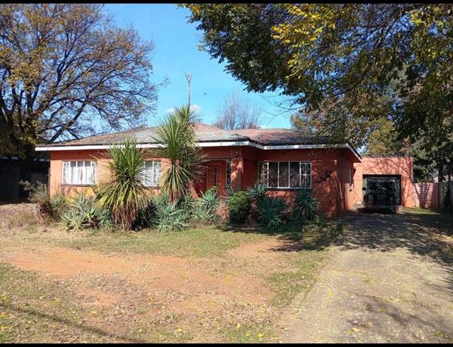 3 BEDROOM HOUSE FOR SALE IN THREE RIVERS